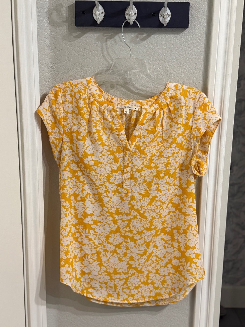 Stitch Fix fun2fun yellow floral cap sleeve blouse